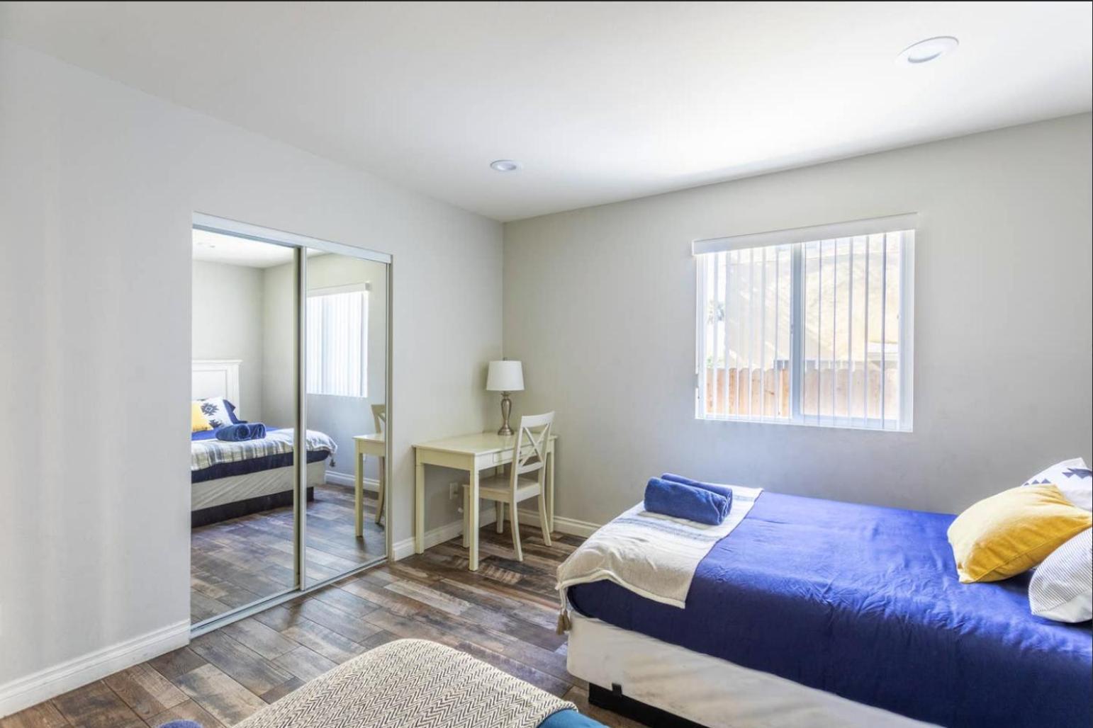 Cheerful 5br House With Parking Near Usc Hébergement de vacances Los Angeles